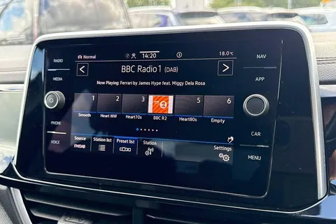 PJ22XBN Volkswagen T-Roc 2.0 TDI 150 EVO R-Line 5dr DSG ⭐1 Year VW Warranty⭐ Thumbnail #50