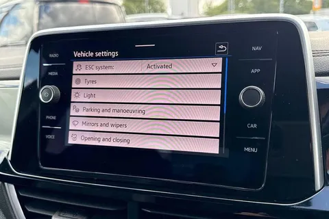 PJ22XBN Volkswagen T-Roc 2.0 TDI 150 EVO R-Line 5dr DSG ⭐1 Year VW Warranty⭐ Thumbnail #56