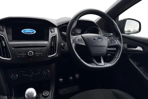 13 of 63 for FORD FOCUS 1.5 TDCi 120 ST-Line 5dr