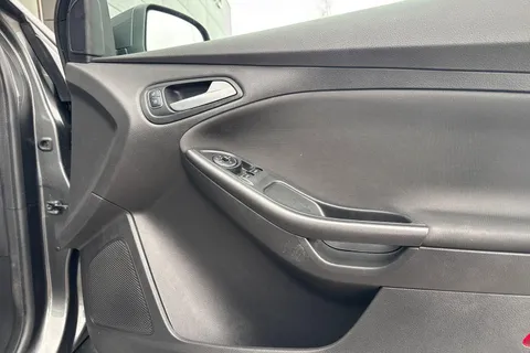 18 of 63 for FORD FOCUS 1.5 TDCi 120 ST-Line 5dr