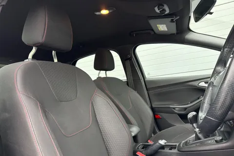 21 of 63 for FORD FOCUS 1.5 TDCi 120 ST-Line 5dr