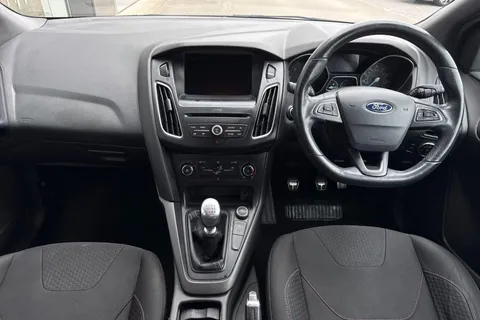 33 of 63 for FORD FOCUS 1.5 TDCi 120 ST-Line 5dr