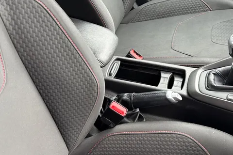 39 of 63 for FORD FOCUS 1.5 TDCi 120 ST-Line 5dr