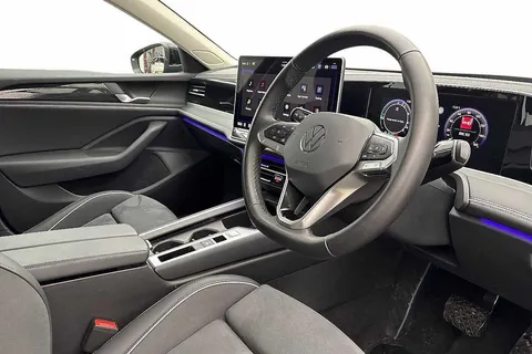 6 of 12 for Volkswagen Passat 1.5 TSI eHybrid Life 5dr DSG**DRIVER ASSIST PACK + INFO PACK**