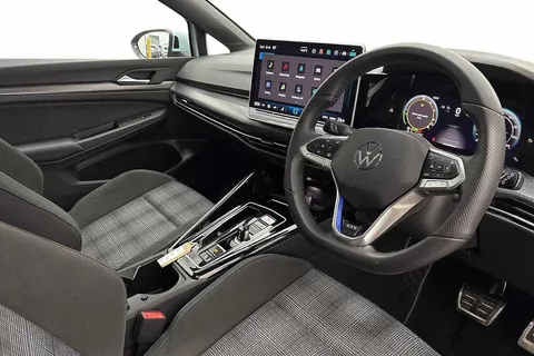 KO25VDN Volkswagen Golf 1.5 TSI 272 GTE eHybrid 5dr DSG **PAN ROOF** Thumbnail #6