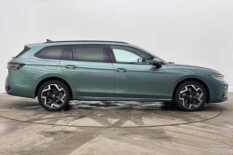 4 of 12 for Volkswagen Passat 1.5 TSI eHybrid 272 R-Line 5dr DSG **INFORTAINMENT PACK, PAN ROOF, DRIVER P