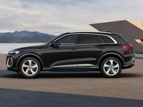 Audi Q5 2.0 TDI S line S Tronic quattro Euro 6 (s/s) 5dr Thumbnail #2