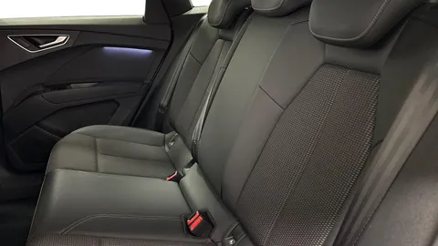 YS22ORZ Audi Q4 e-tron Q4 Sportback S line 40 e-tron  150,00 kW Thumbnail #7