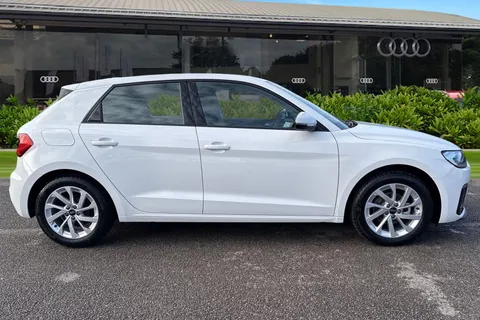  Audi A1 1.0 TFSI 25 Sport Sportback S Tronic Euro 6 (s/s) 5dr Thumbnail #4