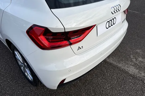  Audi A1 1.0 TFSI 25 Sport Sportback S Tronic Euro 6 (s/s) 5dr Thumbnail #8