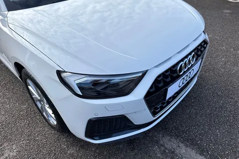  Audi A1 1.0 TFSI 25 Sport Sportback S Tronic Euro 6 (s/s) 5dr Thumbnail #9