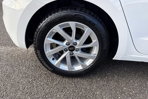  Audi A1 1.0 TFSI 25 Sport Sportback S Tronic Euro 6 (s/s) 5dr Thumbnail #11