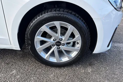  Audi A1 1.0 TFSI 25 Sport Sportback S Tronic Euro 6 (s/s) 5dr Thumbnail #12