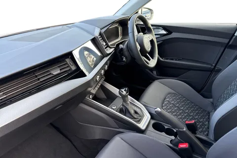  Audi A1 1.0 TFSI 25 Sport Sportback S Tronic Euro 6 (s/s) 5dr Thumbnail #15