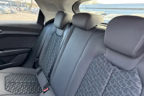  Audi A1 1.0 TFSI 25 Sport Sportback S Tronic Euro 6 (s/s) 5dr Thumbnail #19