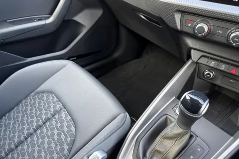  Audi A1 1.0 TFSI 25 Sport Sportback S Tronic Euro 6 (s/s) 5dr Thumbnail #20