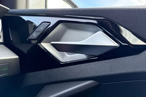  Audi A1 1.0 TFSI 25 Sport Sportback S Tronic Euro 6 (s/s) 5dr Thumbnail #21