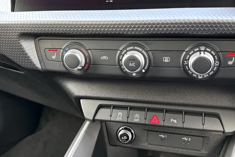  Audi A1 1.0 TFSI 25 Sport Sportback S Tronic Euro 6 (s/s) 5dr Thumbnail #22