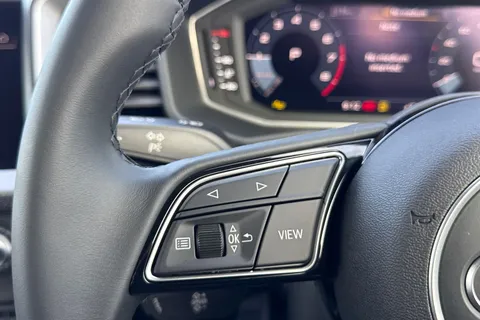  Audi A1 1.0 TFSI 25 Sport Sportback S Tronic Euro 6 (s/s) 5dr Thumbnail #27