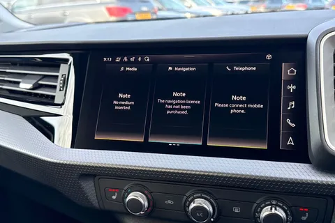  Audi A1 1.0 TFSI 25 Sport Sportback S Tronic Euro 6 (s/s) 5dr Thumbnail #32