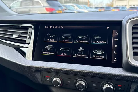  Audi A1 1.0 TFSI 25 Sport Sportback S Tronic Euro 6 (s/s) 5dr Thumbnail #33