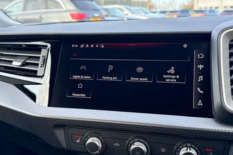  Audi A1 1.0 TFSI 25 Sport Sportback S Tronic Euro 6 (s/s) 5dr Thumbnail #40