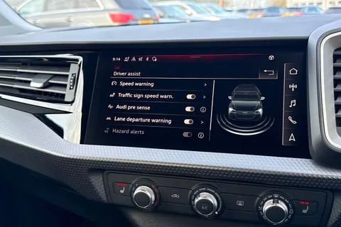  Audi A1 1.0 TFSI 25 Sport Sportback S Tronic Euro 6 (s/s) 5dr Thumbnail #42