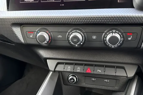  Audi A1 1.0 TFSI 25 Sport Sportback S Tronic Euro 6 (s/s) 5dr Thumbnail #46