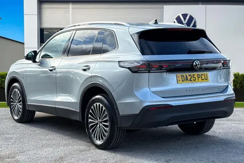 DA25PCU Volkswagen Tiguan 1.5 TSI eHybrid Match DSG⭐Infotainment package plus | Driver Assistance pac Thumbnail #3