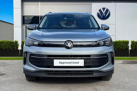 DA25PCU Volkswagen Tiguan 1.5 TSI eHybrid Match DSG⭐Infotainment package plus | Driver Assistance pac Thumbnail #6