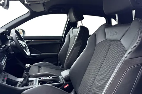 16 of 64 for Audi Q3 1.5 TFSI CoD 35 S line Euro 6 (s/s) 5dr