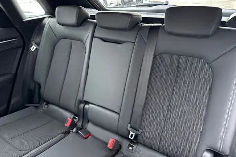 19 of 64 for Audi Q3 1.5 TFSI CoD 35 S line Euro 6 (s/s) 5dr