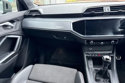 20 of 64 for Audi Q3 1.5 TFSI CoD 35 S line Euro 6 (s/s) 5dr