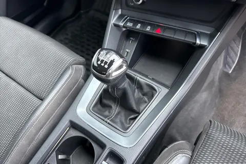 23 of 64 for Audi Q3 1.5 TFSI CoD 35 S line Euro 6 (s/s) 5dr