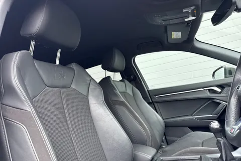 24 of 64 for Audi Q3 1.5 TFSI CoD 35 S line Euro 6 (s/s) 5dr