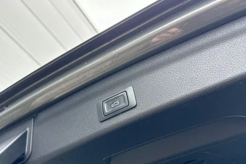 26 of 64 for Audi Q3 1.5 TFSI CoD 35 S line Euro 6 (s/s) 5dr