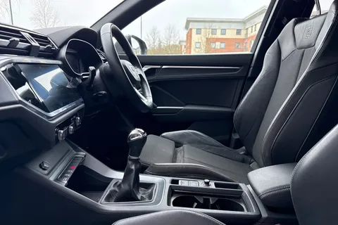 28 of 64 for Audi Q3 1.5 TFSI CoD 35 S line Euro 6 (s/s) 5dr