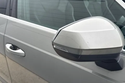 42 of 64 for Audi Q3 1.5 TFSI CoD 35 S line Euro 6 (s/s) 5dr