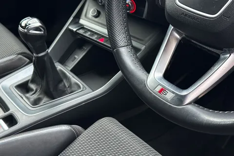 43 of 64 for Audi Q3 1.5 TFSI CoD 35 S line Euro 6 (s/s) 5dr