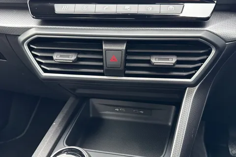 22 of 41 for SEAT Leon 1.0 TSI EVO SE Euro 6 (s/s) 5dr