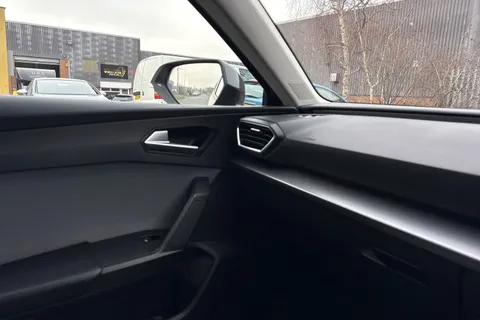 32 of 41 for SEAT Leon 1.0 TSI EVO SE Euro 6 (s/s) 5dr