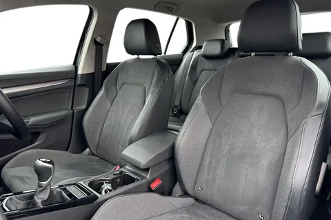 GL25VND Volkswagen Golf 1.5 TSI 150 Style 5dr | App Connect | ACC Thumbnail #16