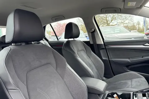 GL25VND Volkswagen Golf 1.5 TSI 150 Style 5dr | App Connect | ACC Thumbnail #24