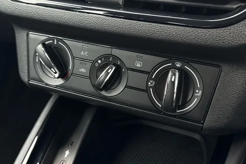 BJ72VGC Škoda Kamiq 1.0 TSI SE Euro 6 (s/s) 5dr Thumbnail #20