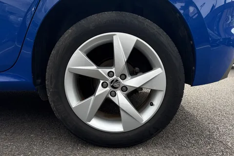 BJ72VGC Škoda Kamiq 1.0 TSI SE Euro 6 (s/s) 5dr Thumbnail #24