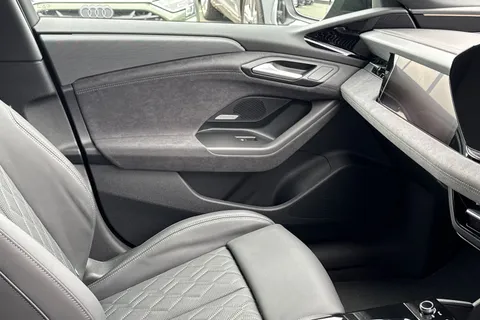 Audi S6 E-Tron Avant 100kWh Black Edition Auto quattro 5dr Thumbnail #15