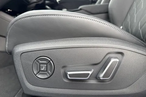 Audi S6 E-Tron Avant 100kWh Black Edition Auto quattro 5dr Thumbnail #45