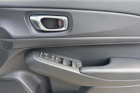 HX24WMG Honda HR-V 1.5 eHEV Elegance 5dr CVT Thumbnail #24