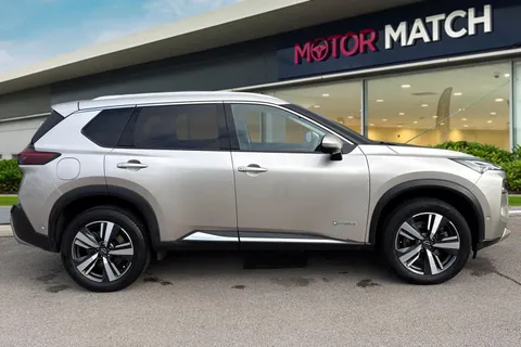 DU24CDK Nissan X-Trail 1.5 h e-POWER Tekna Auto Euro 6 (s/s) 5dr Thumbnail #4