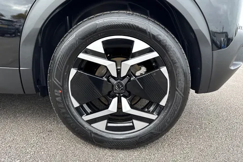  PEUGEOT e-2008 54kWh Allure Auto 5dr (7kW Charger) Thumbnail #11